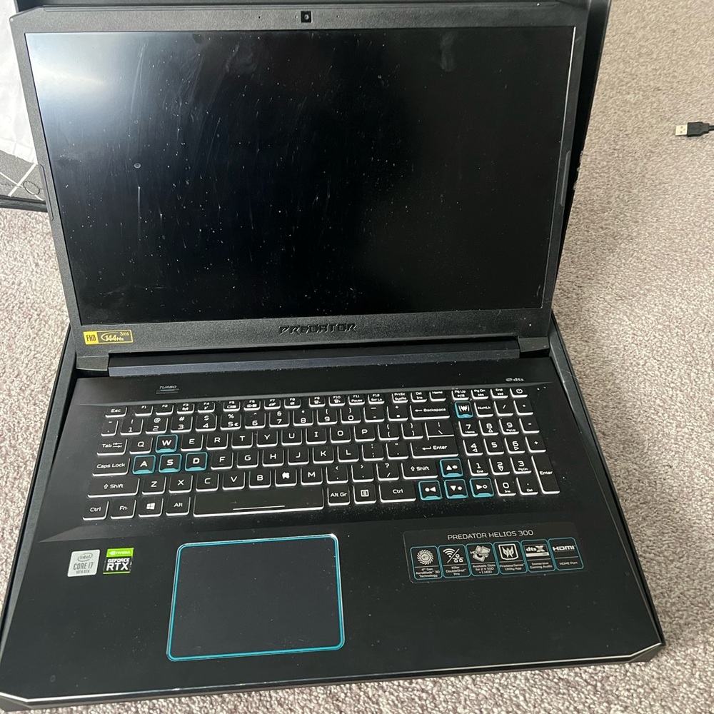 Predator Helios 300 Gaming Set